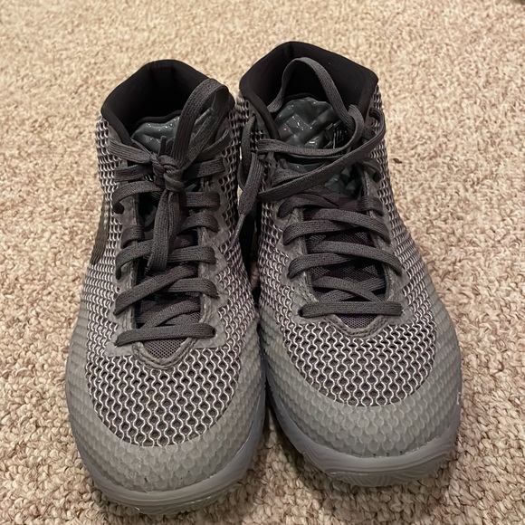 Kyrie 1’s - Picture 2 of 4